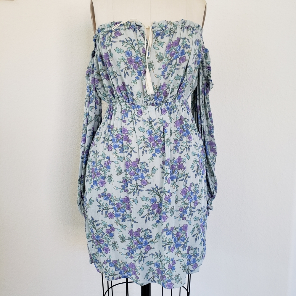 Mimi Chica Extreme Cold Shoulder Mini Dress